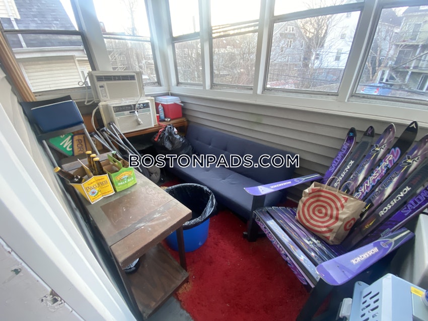 BOSTON - ALLSTON - 6 Beds, 2 Baths - Image 13