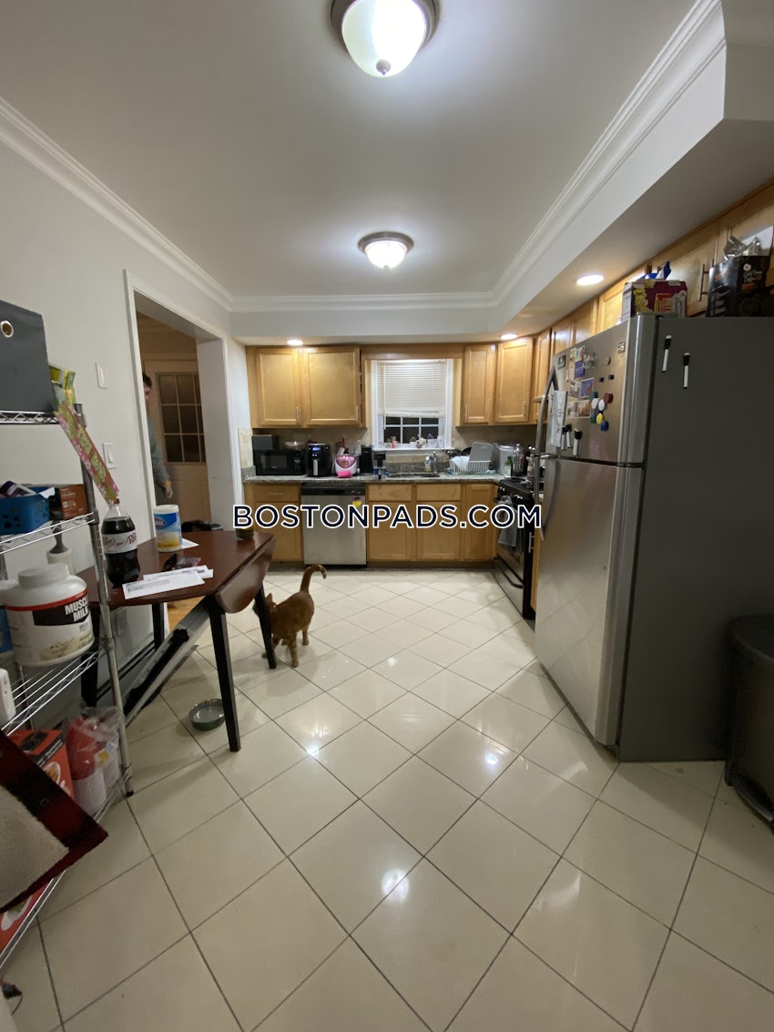 BOSTON - FORT HILL - 4 Beds, 2.5 Baths - Image 9