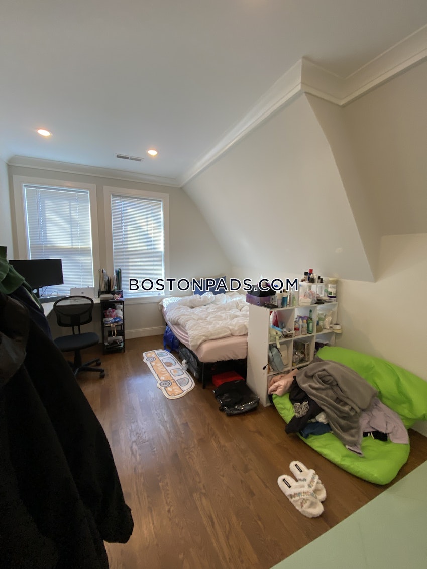 BOSTON - ALLSTON - 4 Beds, 2 Baths - Image 7