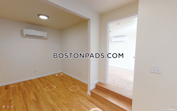 East 3rd St., Boston