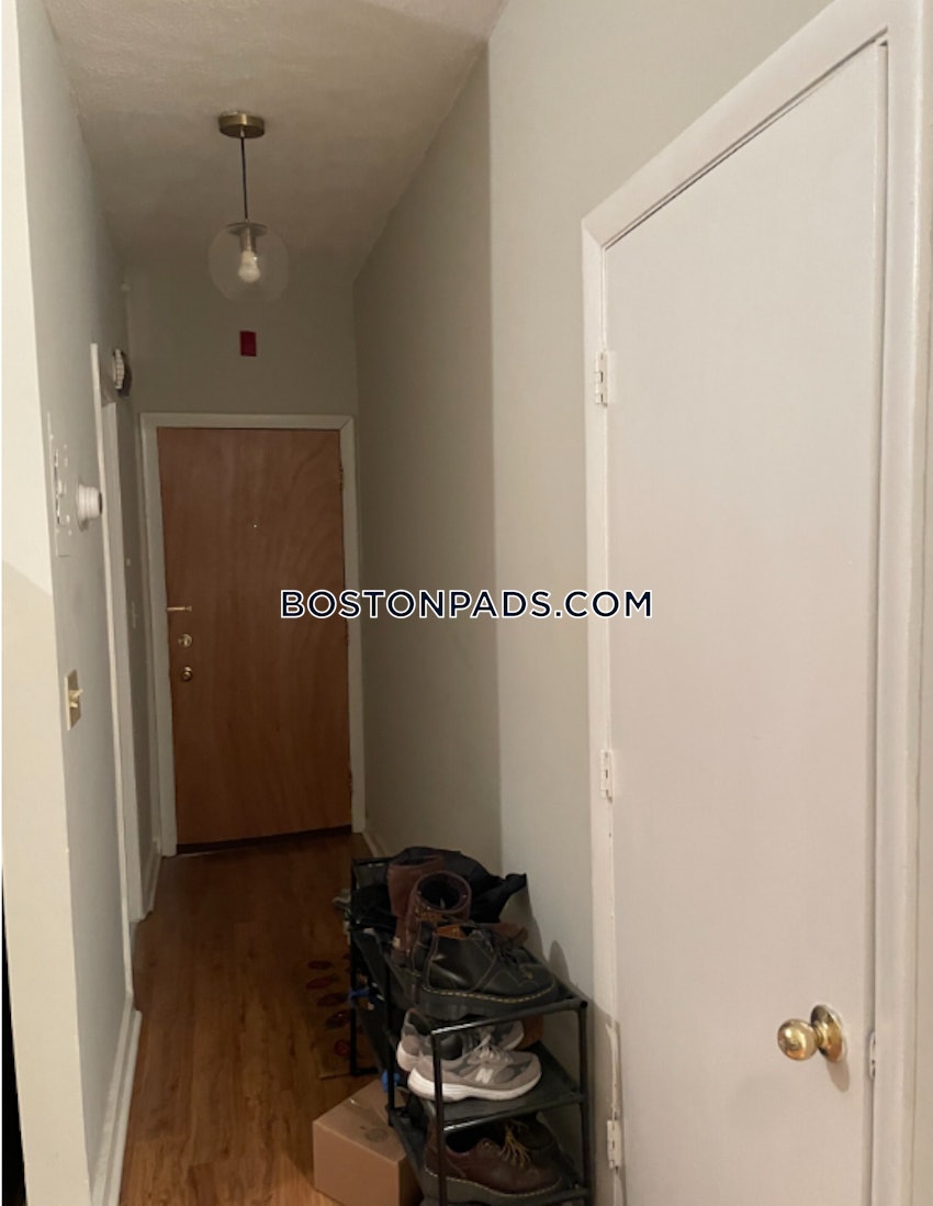 BOSTON - NORTH END - 2 Beds, 1 Bath - Image 11