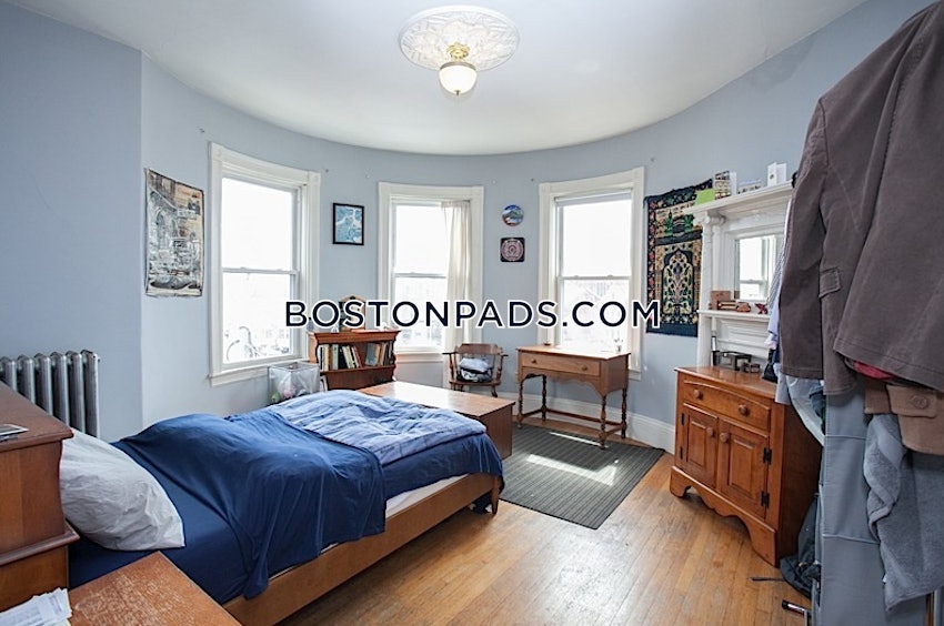 CAMBRIDGE - CENTRAL SQUARE/CAMBRIDGEPORT - 4 Beds, 1 Bath - Image 5