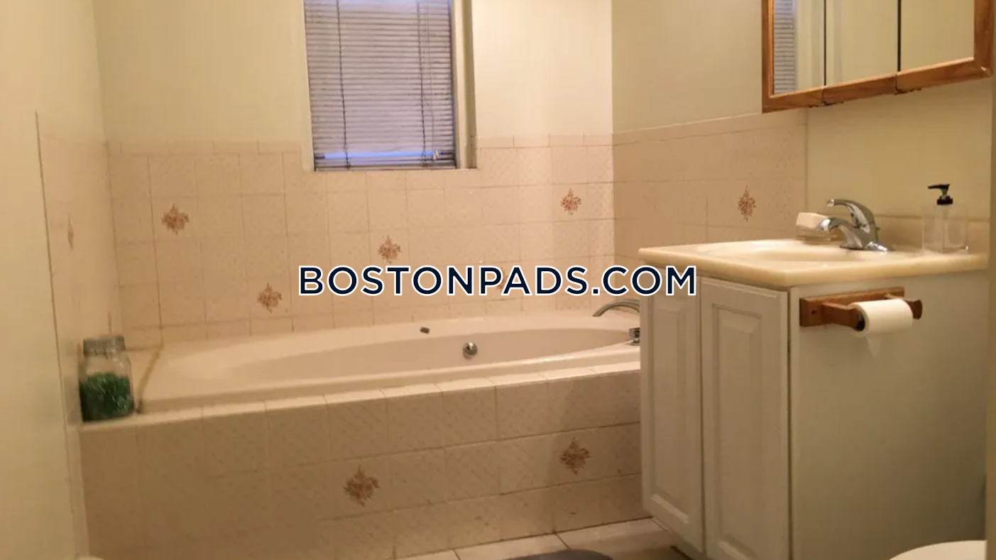 Boston - 4 Beds, 1 Baths