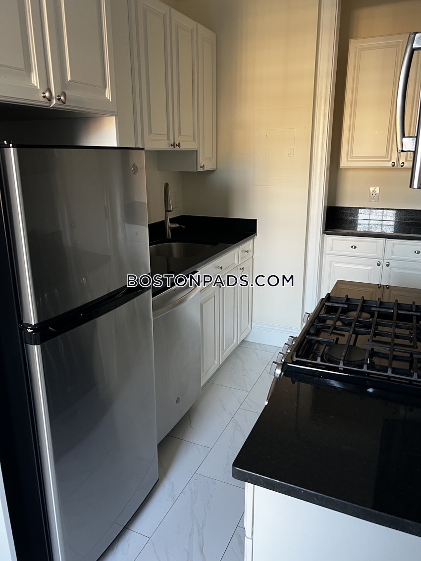 CAMBRIDGE - HARVARD SQUARE - 1 Bed, 1 Bath - Image 4