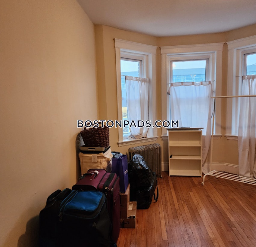 BOSTON - ALLSTON - 2 Beds, 1 Bath - Image 11