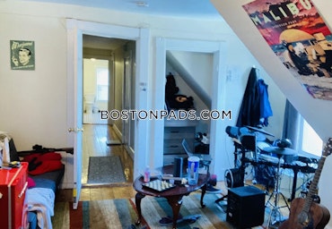 Boston - 6 Beds, 2 Baths