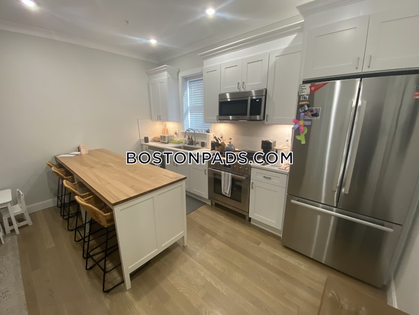 BOSTON - EAST BOSTON - MAVERICK - 3 Beds, 2 Baths - Image 38