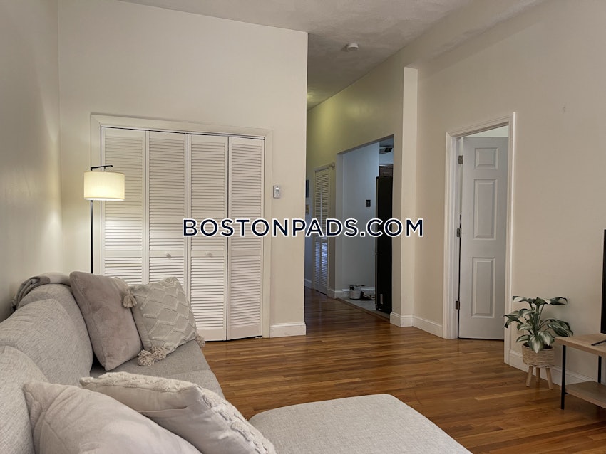 BOSTON - SOUTH END - 3 Beds, 1 Bath - Image 2