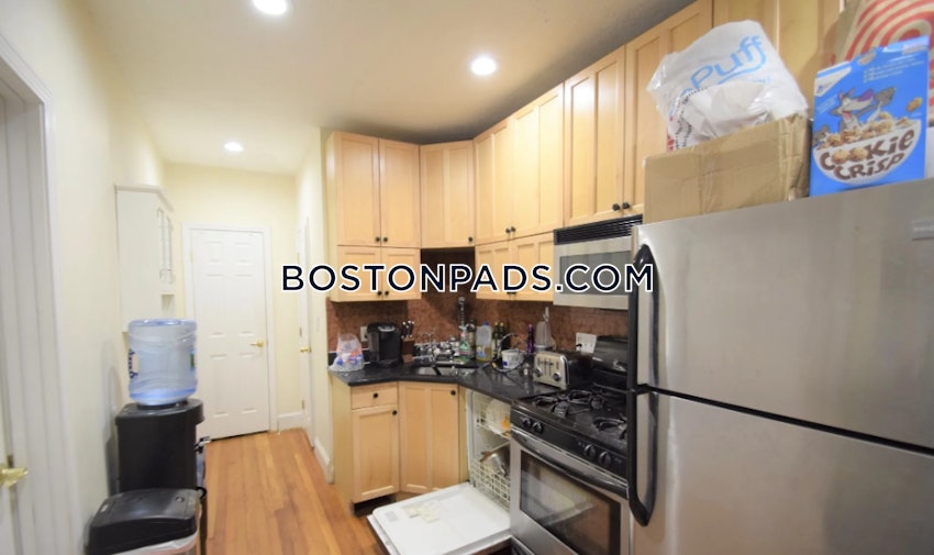 BROOKLINE- BOSTON UNIVERSITY - 4 Beds, 2 Baths - Image 5