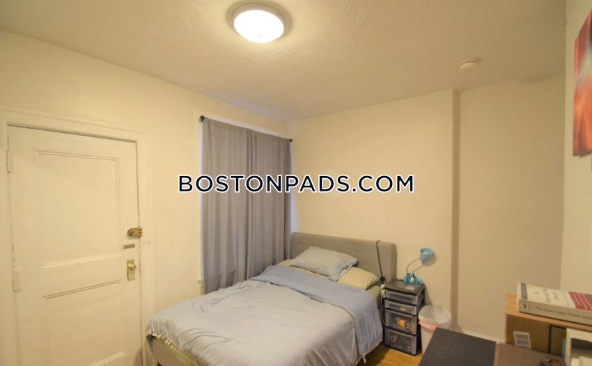 BROOKLINE- BOSTON UNIVERSITY - 4 Beds, 2 Baths - Image 7