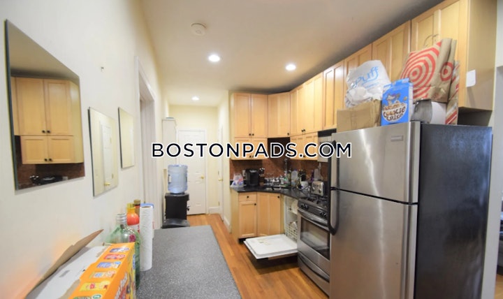 brookline-4-beds-2-baths-boston-university-6000-8010953 