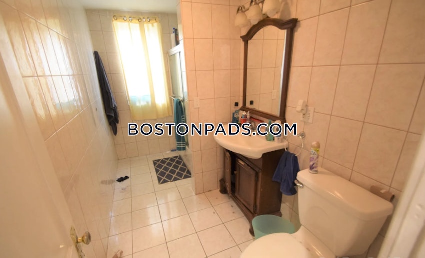 BROOKLINE- BOSTON UNIVERSITY - 4 Beds, 2 Baths - Image 11