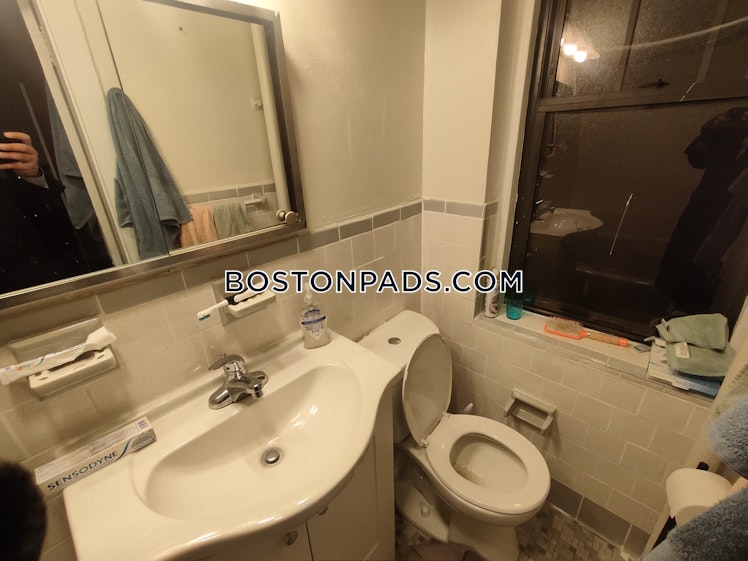 Queensberry St., Boston