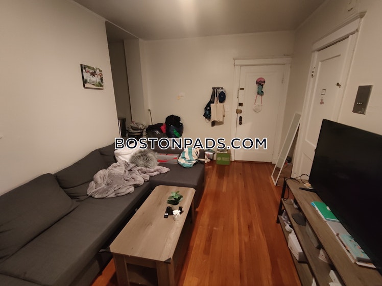 Queensberry St., Boston