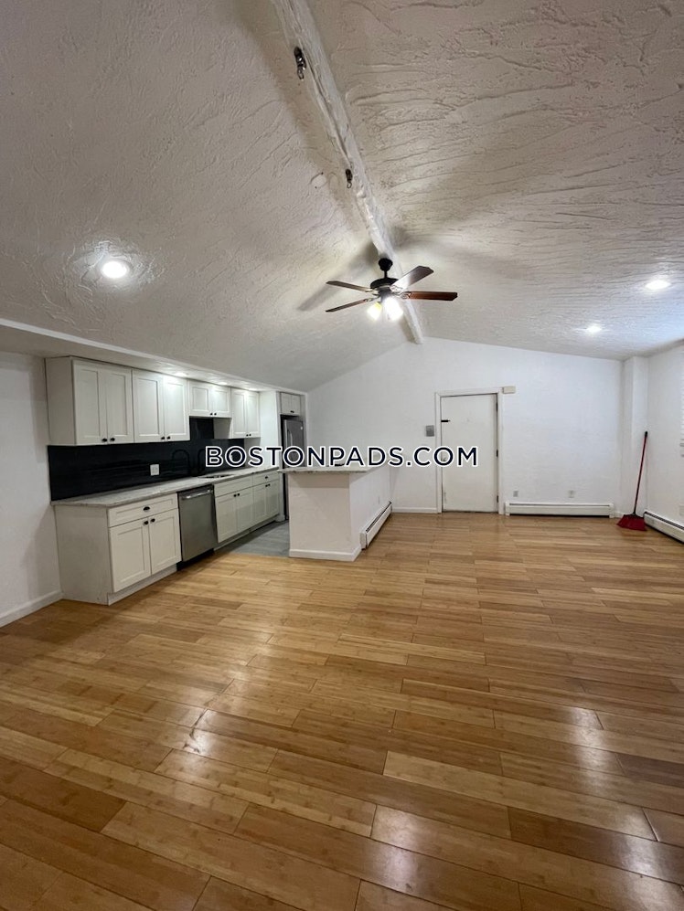 Maverick St., Boston