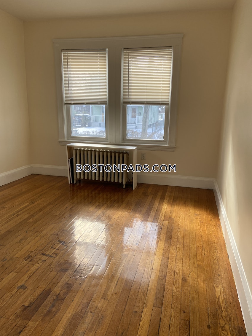 BOSTON - HYDE PARK - 1 Bed, 1 Bath - Image 2