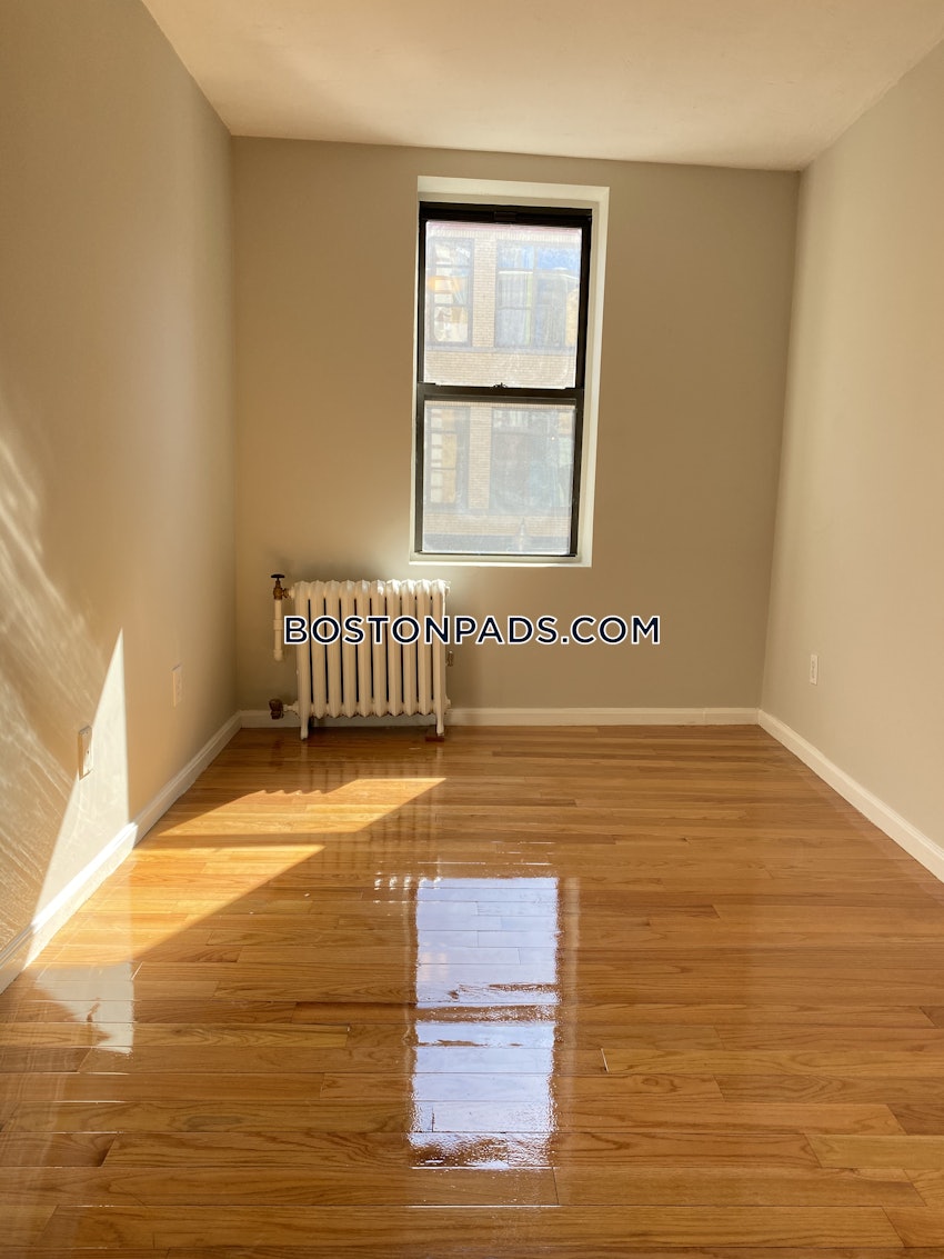 BOSTON - NORTH END - 4 Beds, 2 Baths - Image 5