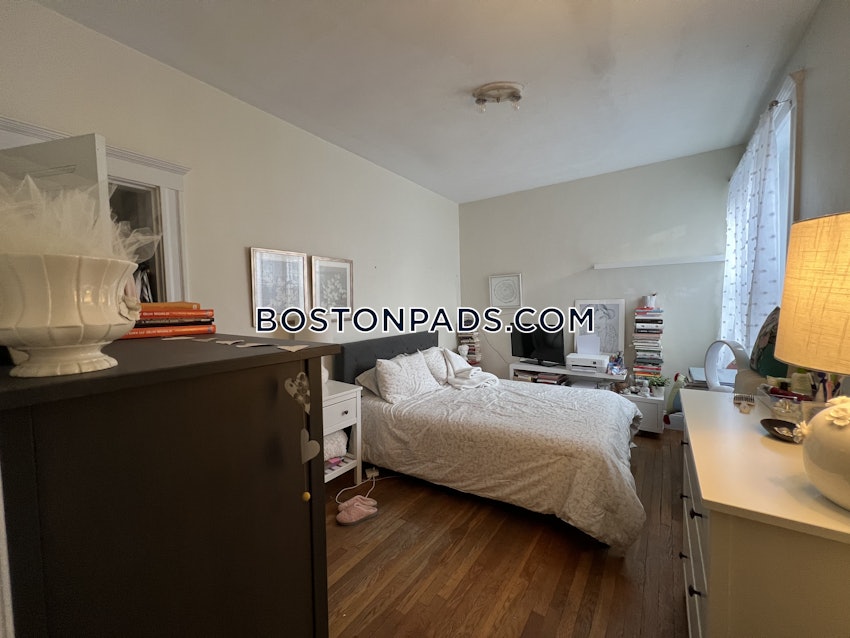 BROOKLINE- WASHINGTON SQUARE - 1 Bed, 1 Bath - Image 6