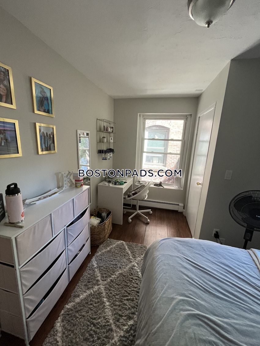 BOSTON - NORTH END - 2 Beds, 1 Bath - Image 11