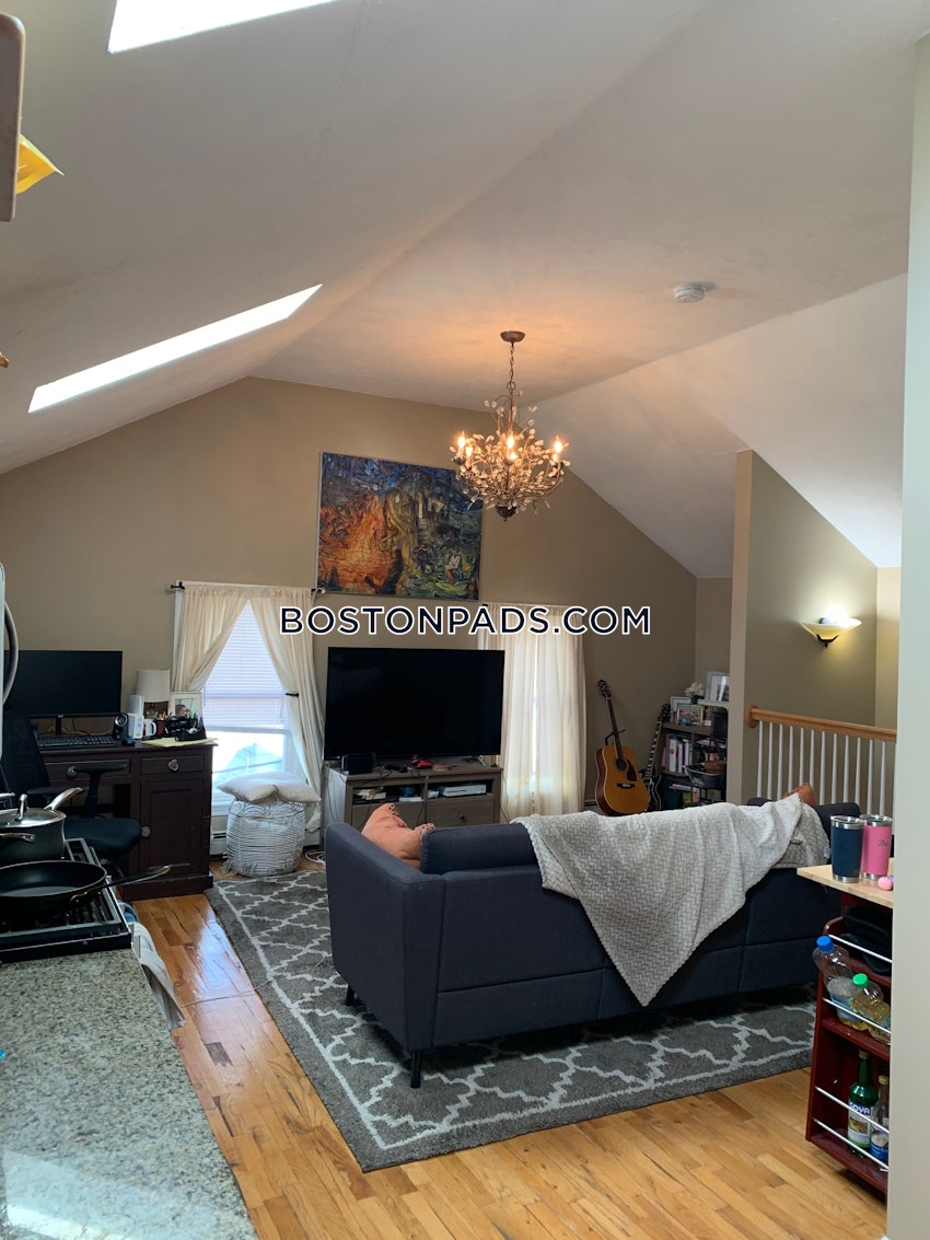 CAMBRIDGE - KENDALL SQUARE - 2 Beds, 1 Bath - Image 1