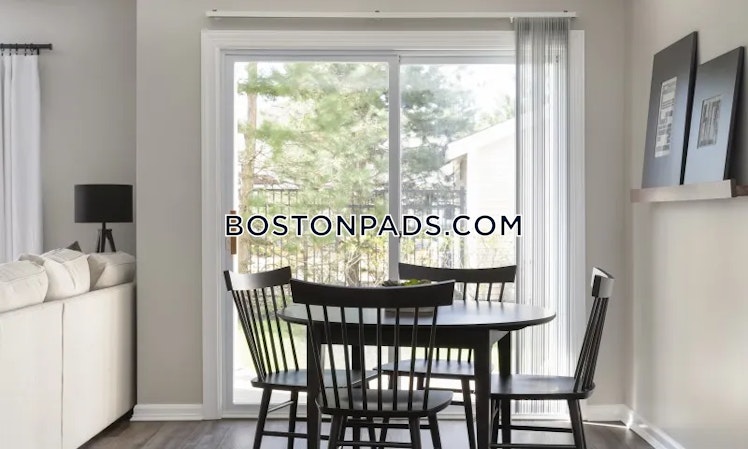 Pembroke Woods Dr., Pembroke