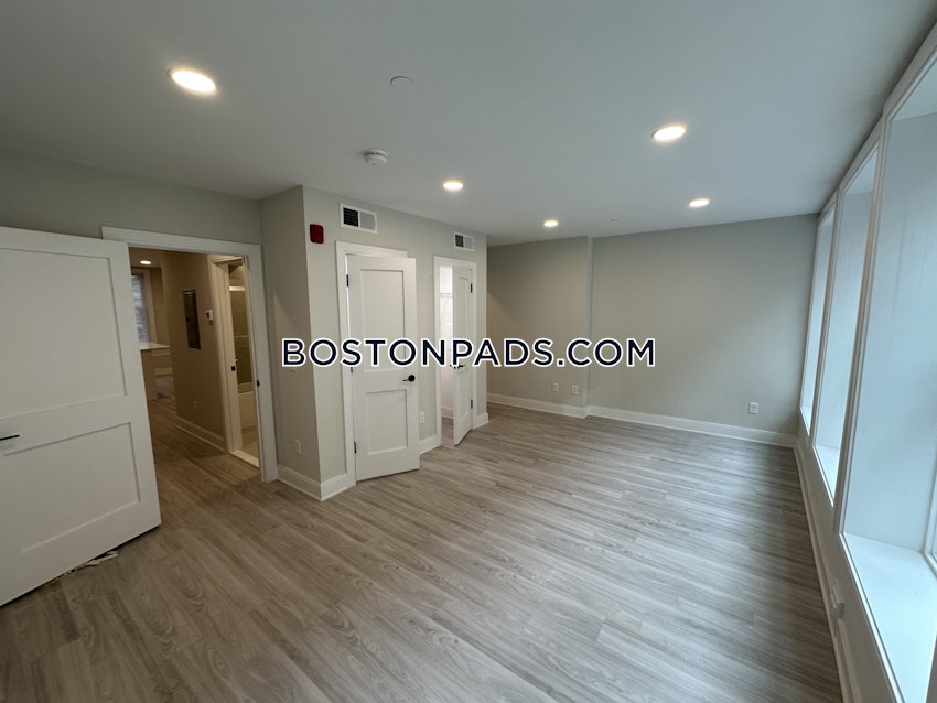 BOSTON - DOWNTOWN - 5 Beds, 3 Baths - Image 14