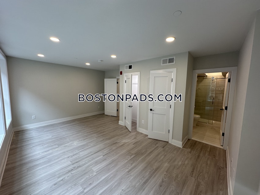 BOSTON - DOWNTOWN - 5 Beds, 3 Baths - Image 13