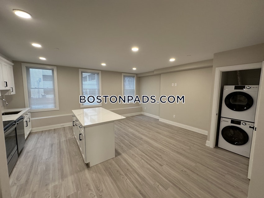 BOSTON - DOWNTOWN - 5 Beds, 3 Baths - Image 3