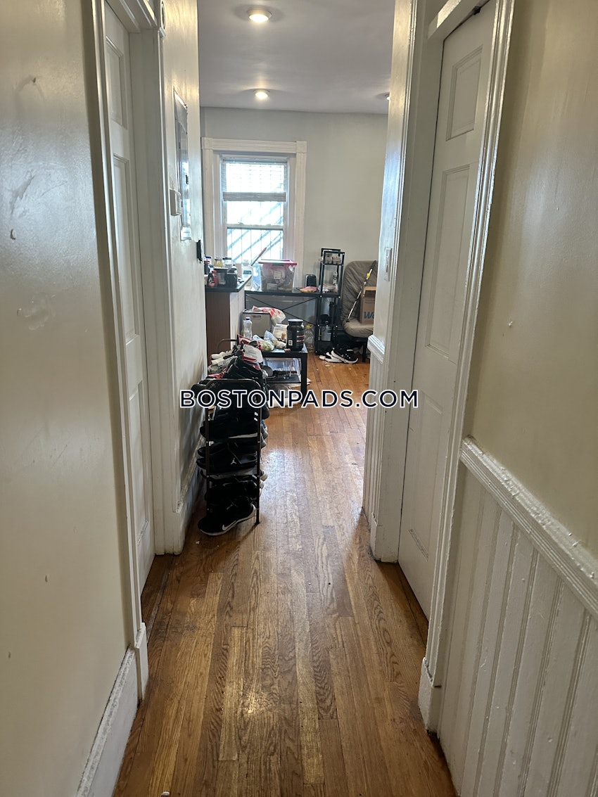 BOSTON - FORT HILL - 4 Beds, 2 Baths - Image 22