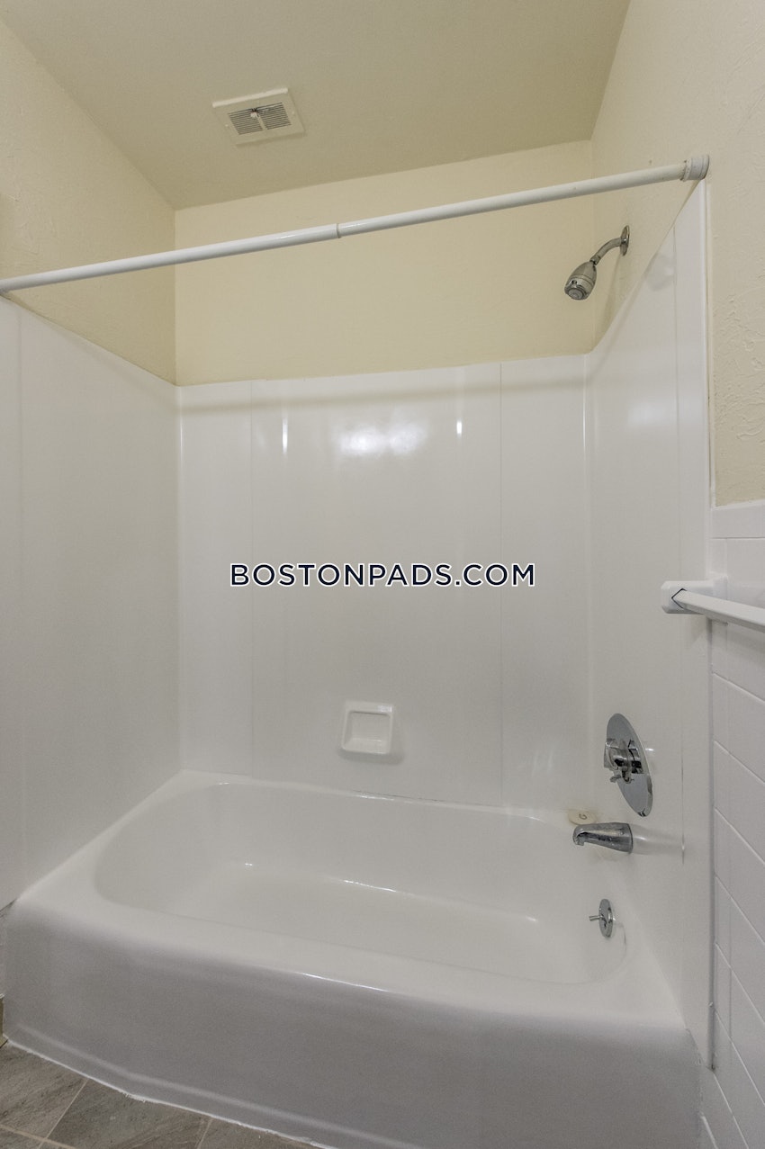 WOBURN - 1 Bed, 1 Bath - Image 6