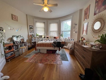 Boston - 5 Beds, 2 Baths