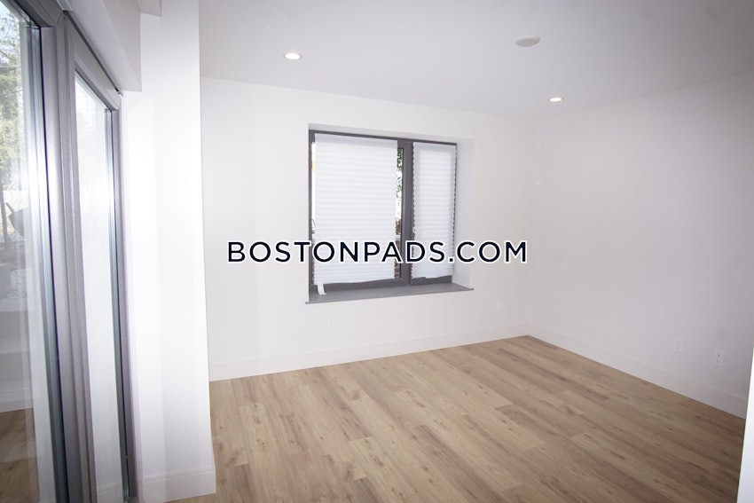 BOSTON - DORCHESTER/SOUTH BOSTON BORDER - 5 Beds, 3 Baths - Image 12