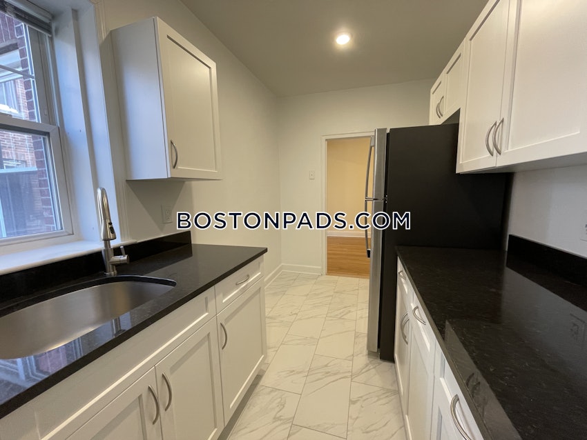 BOSTON - BRIGHTON - CLEVELAND CIRCLE - 1 Bed, 1 Bath - Image 16