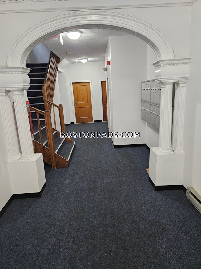 Boston - $3,000+ /mo