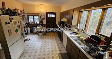 Boston - 6 Beds, 2.5 Baths