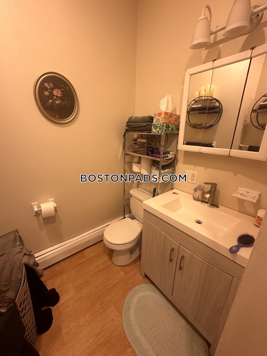 BOSTON - FORT HILL - 4 Beds, 2 Baths - Image 13