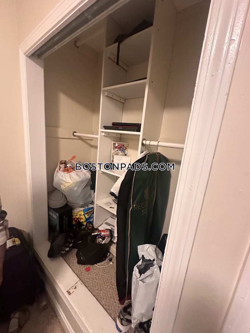 BOSTON - FORT HILL - 4 Beds, 2 Baths - Image 6