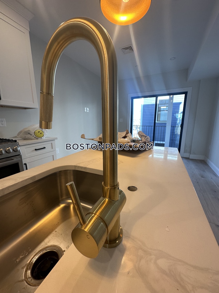 Boston - $5,600+ /month