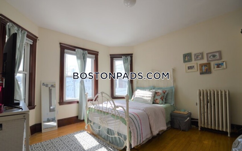 BOSTON - BRIGHTON - OAK SQUARE - 4 Beds, 2 Baths - Image 16