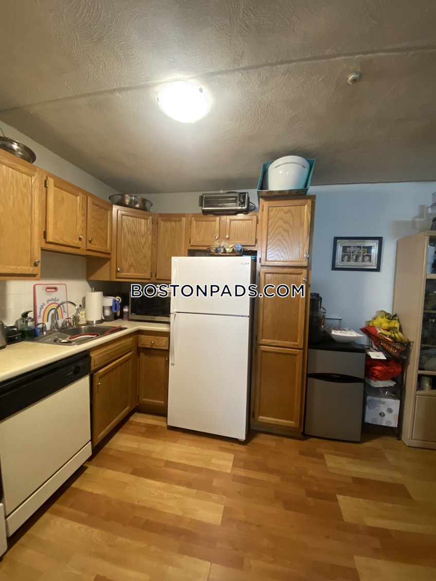 Newton - $2,650+ /month
