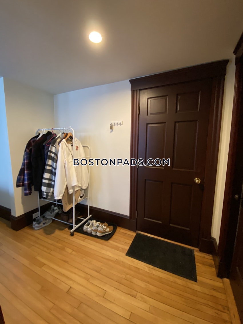 BOSTON - BRIGHTON - OAK SQUARE - 4 Beds, 2 Baths - Image 20