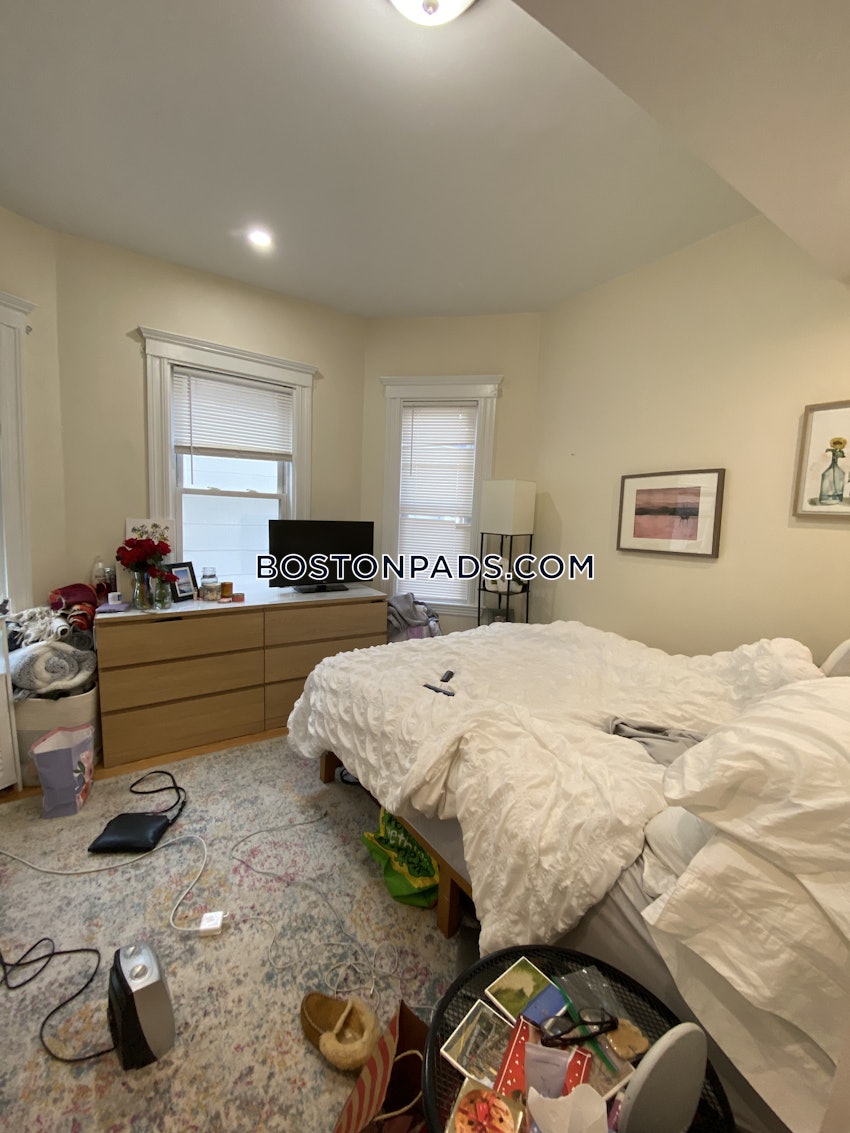 BOSTON - BRIGHTON - OAK SQUARE - 4 Beds, 2 Baths - Image 12