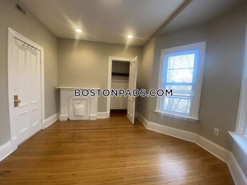 BOSTON - ROXBURY - 7 Beds, 2 Baths - Image 19