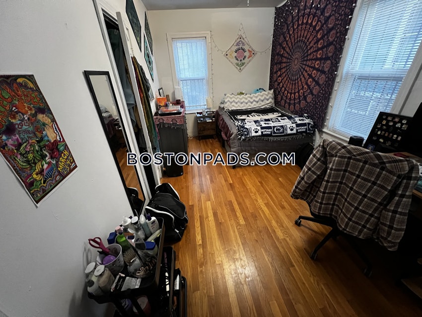 BOSTON - ALLSTON - 3 Beds, 1 Bath - Image 11