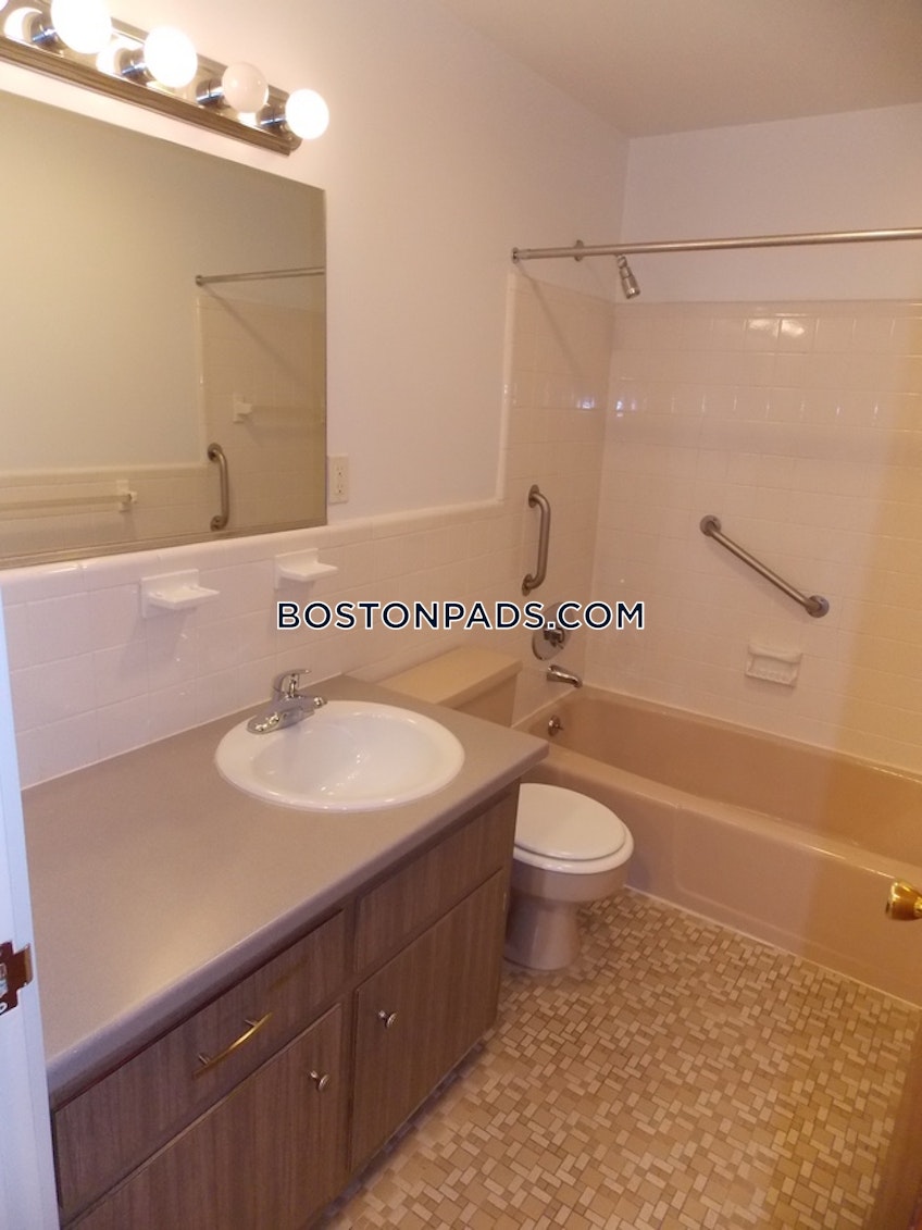 Lexington - $3,500+ /month