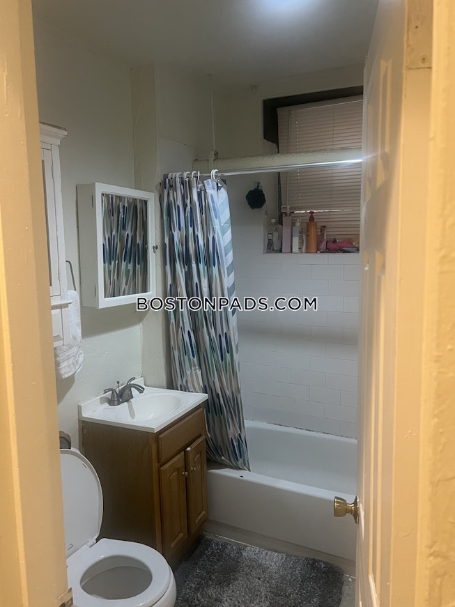 Boston - $2,800+ /mo