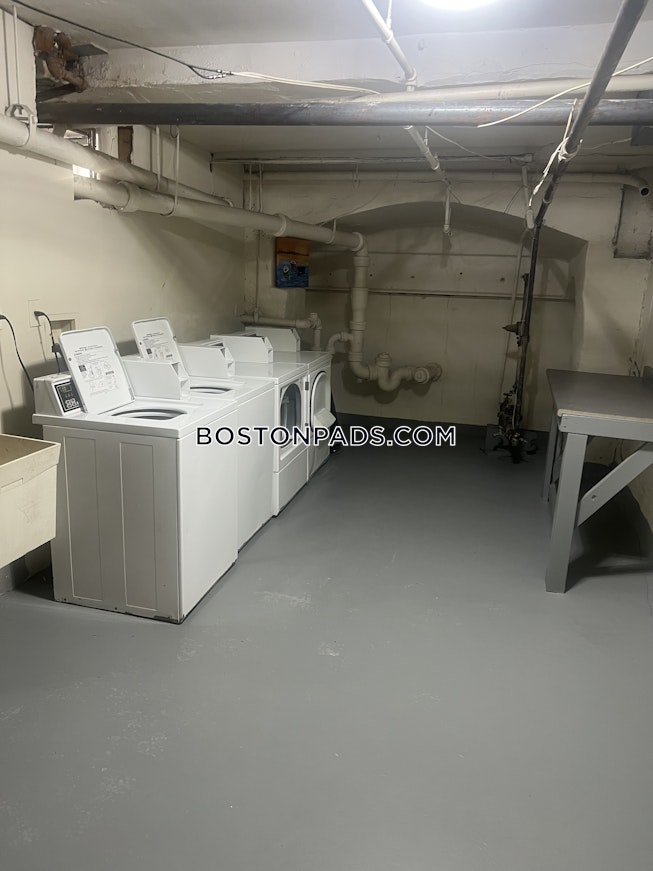 Boston - $2,800+ /mo