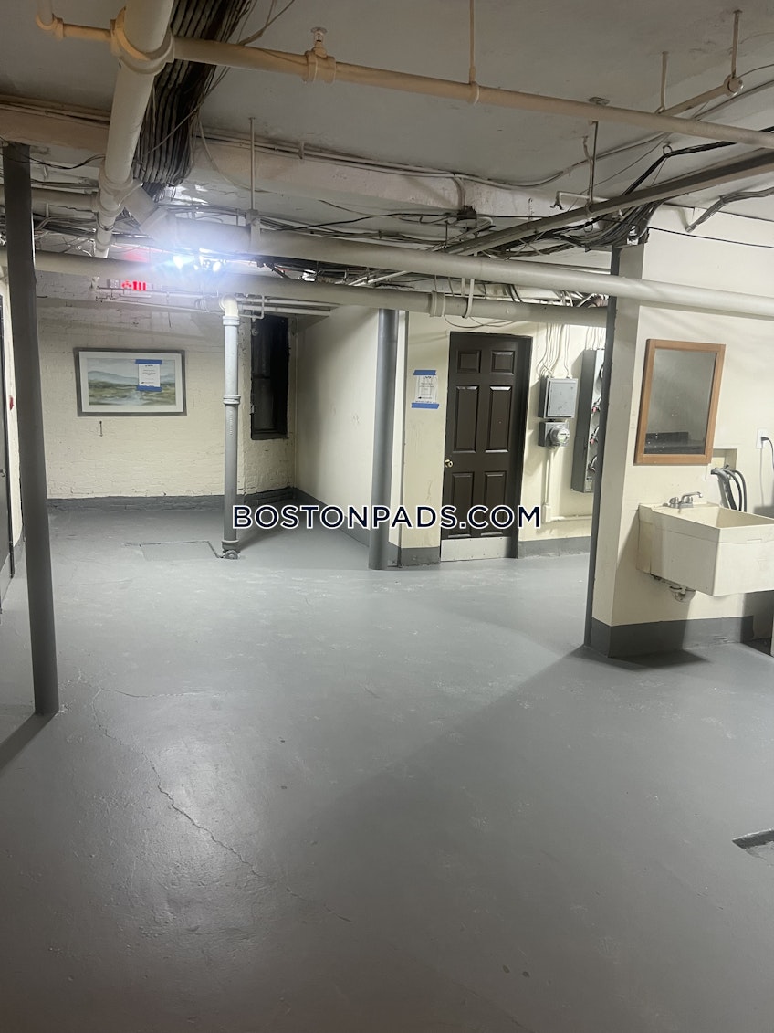 Boston - $2,800+ /month