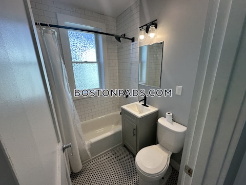 Lafayette St. Salem photo 11