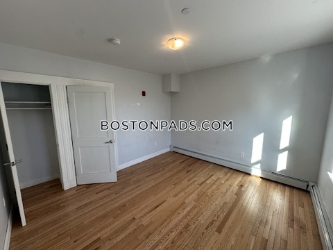 Lafayette St. Salem photo 4